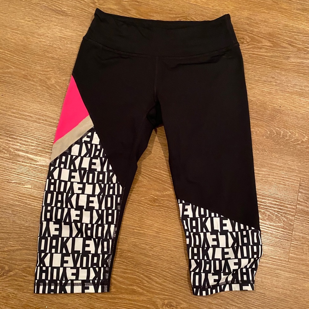 oakley cropped leggings